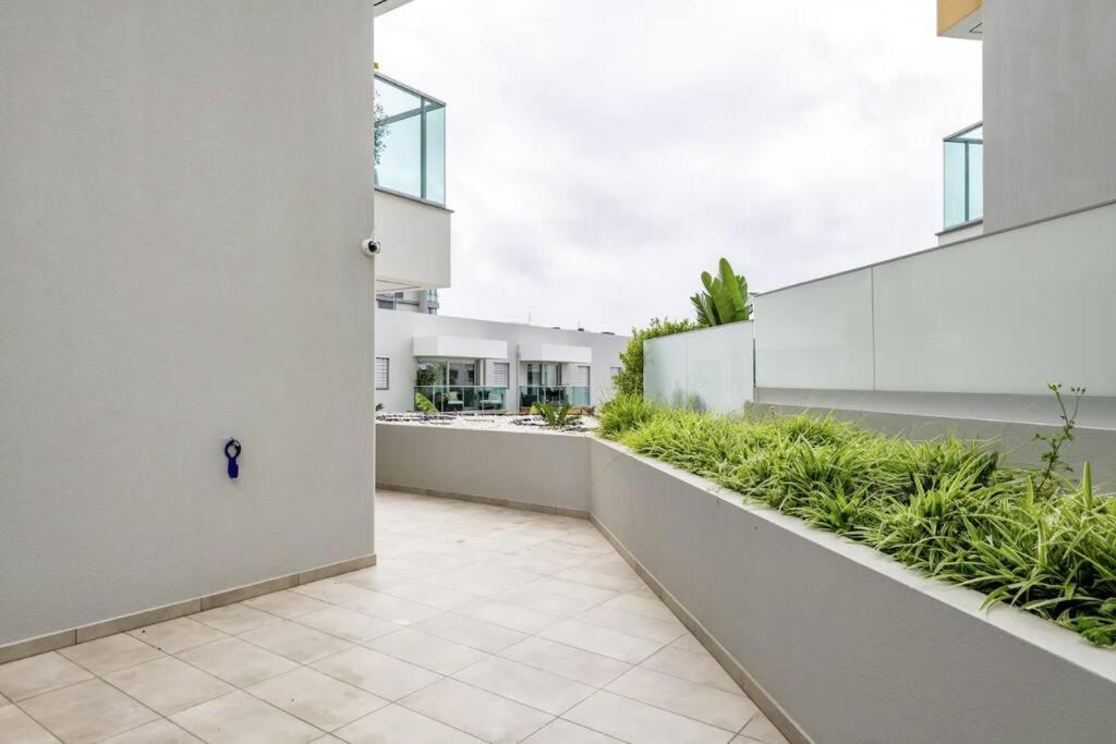 Luxury Poolside View Apartment Funchal  Exterior photo